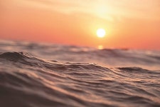 [시가 있는 휴일] 아침 해