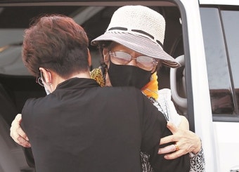 [포토] 나눔의 집 방문한 이용수 할머니