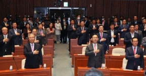 ‘법대로’ 국회개원에 통합당 “단독개원 한 차례뿐”…등원거부 시사