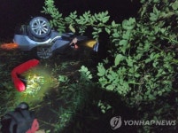군산 은파호수공원 차량 빠져 4명 숨진 채 발견