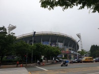 팬심과 유리된 인기구단, 롯데를 흔드는 건 언론인가