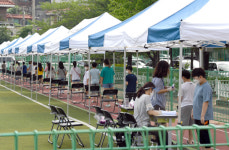 누적 확진자 1300명 돌파… 꼬리 무는 서울 집단감염