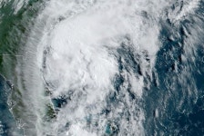 1급 허리케인 이사이아스, 美동부 강타…폭우·강풍 덮쳐