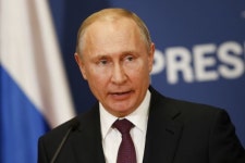 ‘세계 최초’ 푸틴 깜짝발표에 술렁…러시아 백신 안전성은