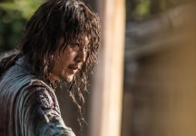 ‘검객’ 장혁, 폭발적 에너지 담은 ‘검술’ 스틸 공개