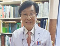 60년전 약속 지켰다…무료급식소 하는 팔순 치과의사 [인터뷰]