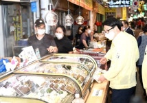 최종환 파주시장, 추석맞이 전통시장 찾아 민심 살펴