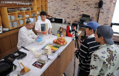 ‘맛남의 광장’ 메인 셰프 유병재와 편의점 계의 큰 손