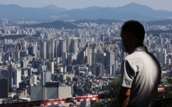 與 정일영 “12억 이하 1주택자 종부세 경감” 발의