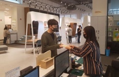“독서 문화 넓히고 동네서점도 돕고” … ‘책값 돌려주기’ 확산