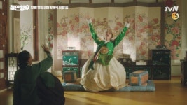 ‘철인왕후’ 신혜선, ‘웃픈’ 절규 “나 돌아갈래~!”