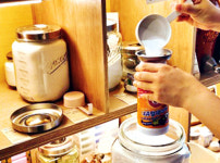 생활용품 포장재 없이 개인 용기에 담아 구매… ‘교회 리필 스테이션’ 주제 내일 온라인 토크