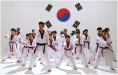태권트롯 나태주, 국기태권도 활성화 위해 재능기부