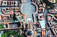 베드로의 상징 ‘천국의 열쇠’ 품어… 교황이 만든 종교 광장