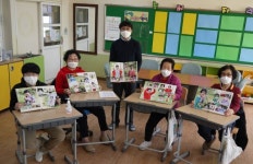 김제 심창초교 할매들 “우리 진짜로 졸업해요. 중학교에도 가요”