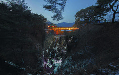 스릴 만점~ 운치 만끽… 호젓한 그 겨울을 걷다