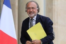 ‘재산 8조’ 프랑스 억만장자 의원, 헬기 추락사고 사망