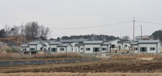조용하던 마을 개발 소식에 벌집 60여채 난립