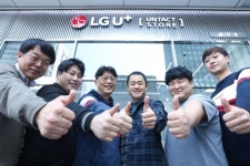 제스트에프앤씨종각지점 | [인터뷰]“‘U+종각점에서 만나’가 일상이 되는 게 목표예요”