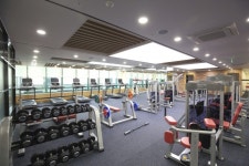 “운동기구 오래 쓴다” 머리채 잡아 끌고 다닌 40대男