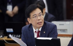 “내 자리 왜 없냐” 국민의힘 송언석 당직자 폭행 논란