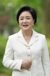 김정숙 여사 “어린이가 자신만의 꽃 피우는 세상 기원”