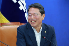 조희대 불출석사유서 공개한 서영교