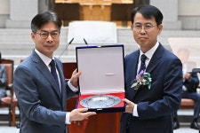 ‘대법관 2석 공석’ 이흥구 대법관 퇴임