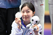 반효진·박하준, 공기소총 혼성 은메달 합작