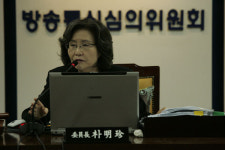 방송통신심의위원회 ‘내우외환’