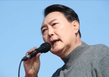다큐 앤드 뉴스 코리아(Docu and News korea) | MBN 시청자위, '윤석열 찬사' 다큐에 "표현 과했다" 비판