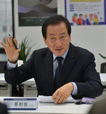 김홍일 방통위원장 후보의 언론관, 이동관과 다를까