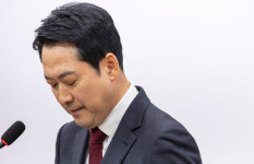 李 SNS 비판 강조했으나 '방미 사진' 질문 쏟아진 장동혁 기자간담회