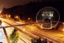 서초동 아쿠아 아트브리지, 서울 명물로