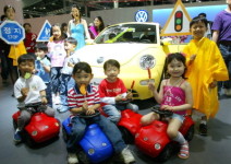 [서울모터쇼]뉴 비틀에 20명 들어간다?