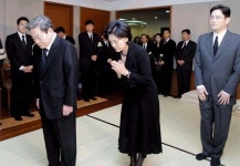 이건희 삼성 회장, 고 정세영 회장 빈소 방문