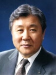 백성학 회장,대우버스 타고 고속질주