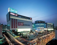 아이파크백화점 오픈…현대산업개발 유통업 진출