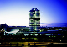 대주주 희생+노조 협력이 빚어낸 프리미엄 카 신화