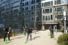 현진에버빌, 입주 앞둔 단지…직원들 직접 청소