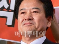 孫·鄭·李, 모두 울먹였다