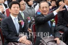 (주)청유그룹 | 김승유 회장, "인재육성으로 사회공헌"