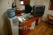 [단독][사진]유진박 머물던 군포 모텔방 집기들