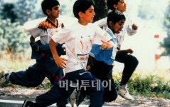 너무 잘 달려 슬픈 소년