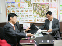 [사진]판교 불법거래 조사하는 합동단속반