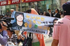 아줌마들이 아이돌 콘서트장에 간 이유는