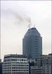 [사진]불난 강남파이낸스센터...수천명 대피 소동