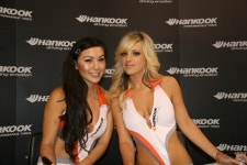 [사진]2009 SEMA쇼 우리가 한국타이어 도우미에요