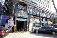 공간별 메뉴구성으로 다양한 고객층 확보