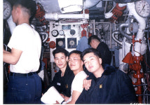 [사진]동료들과 사이좋은 모습의 故김태석 상사